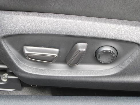 Used 2022 Toyota Camry SE image 31