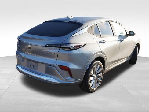 Certified 2024 Buick Envista Avenir FWD image 3