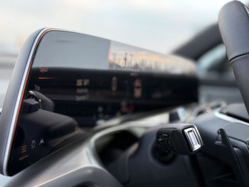 New 2026 Cadillac Vistiq Sport image 19