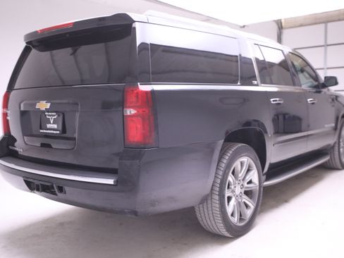 Used 2016 Chevrolet Suburban LTZ image 5