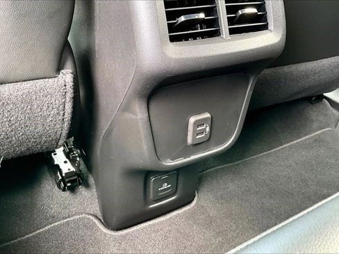 Certified 2023 Chevrolet Equinox RS w/ RS Leather Package FWD image 19
