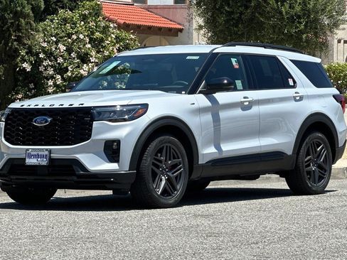 New 2026 Ford Explorer ST-Line w/ ST-Line Street Pack RWD image 9