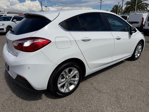 Used 2019 Chevrolet Cruze LT w/ Convenience Package FWD image 6