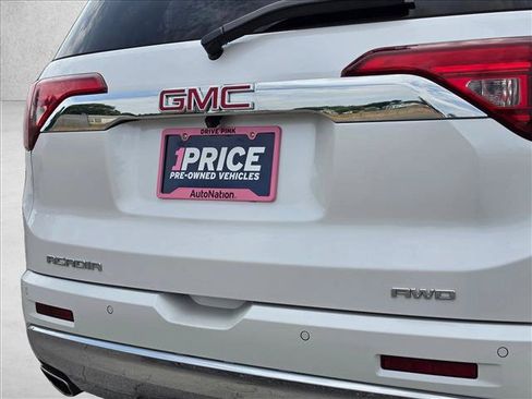 Used 2017 GMC Acadia Denali w/ Technology Package AWD/4WD image 14