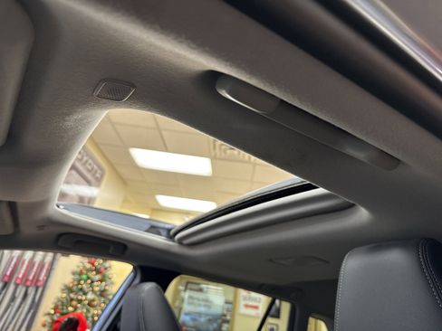 Used 2024 Toyota Corolla Cross XLE w/ Convenience Package image 6