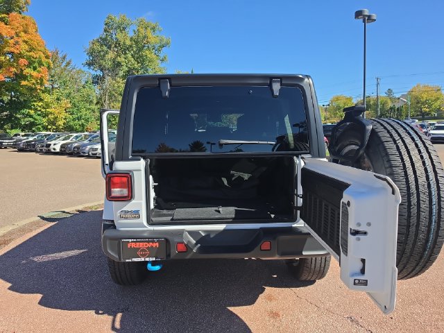 Used 2024 Jeep Wrangler Unlimited AWD/4WD image 23