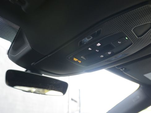 Certified 2025 Porsche Macan 4 Electric image 20