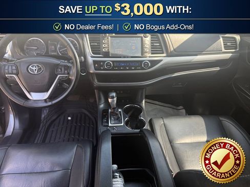 Used 2019 Toyota Highlander XLE AWD/4WD image 17