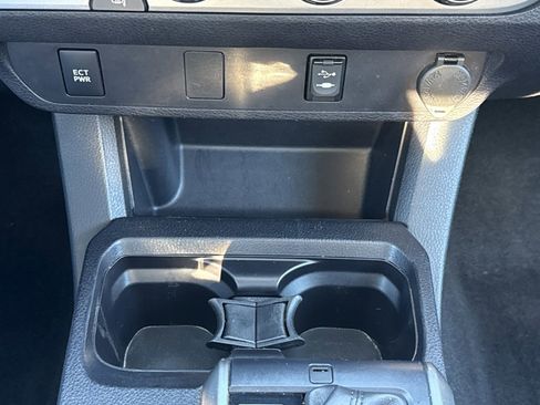 Used 2017 Toyota Tacoma SR5 image 24