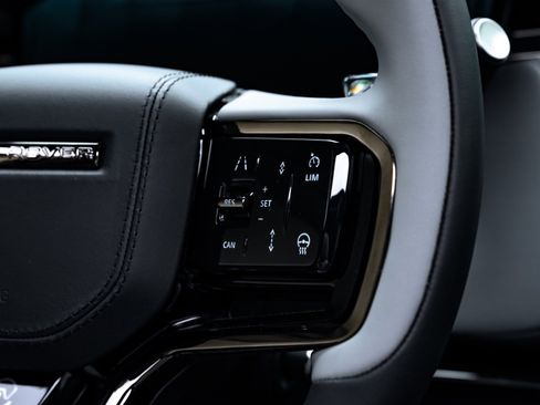 Used 2025 Land Rover Range Rover Sport SV Edition Two image 36