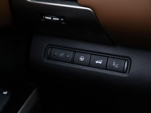 Certified 2025 Nissan Pathfinder Platinum AWD/4WD image 23