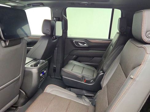 Used 2023 Chevrolet Suburban High Country w/ Advanced Technology Package AWD/4WD image 20