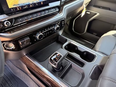 New 2026 GMC Sierra 1500 Elevation w/ Elevation Premium Package AWD/4WD image 24