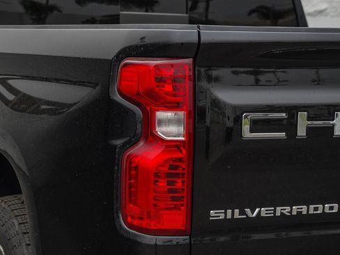 Used 2023 Chevrolet Silverado 1500 LT w/ All Star Edition Plus RWD image 7