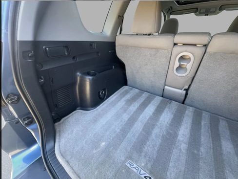 Used 2012 Toyota RAV4 FWD w/ Upgrade Value Pkg image 41