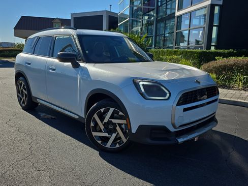 Certified 2025 MINI Cooper Countryman S w/ Comfort Package Max image 30