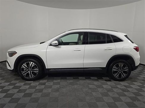 Used 2025 Mercedes-Benz GLA 250 GLA 250 image 2