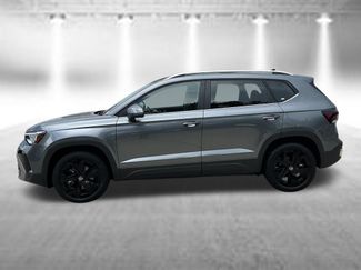 Certified 2026 Volkswagen Taos SE w/ Black Wheel Package FWD video 2