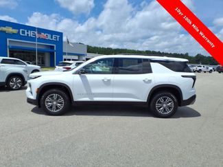 New 2025 Chevrolet Traverse LT w/ Driver Confidence Package video 2