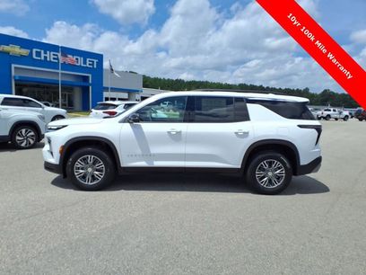 New 2025 Chevrolet Traverse LT w/ Driver Confidence Package
