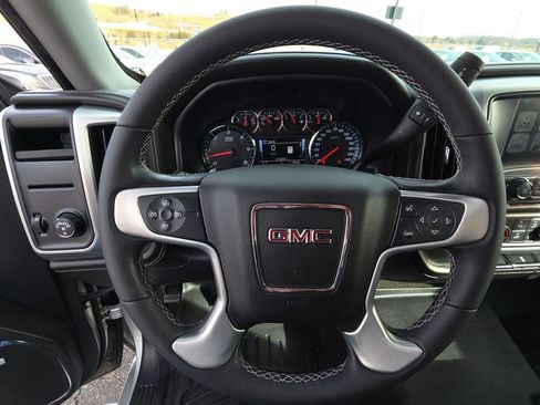 Used 2018 GMC Sierra 1500 SLT w/ SLT Premium Package image 18