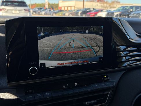 Used 2025 Toyota Camry LE image 23