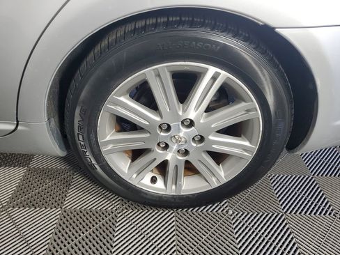 Used 2009 Toyota Avalon Limited image 29