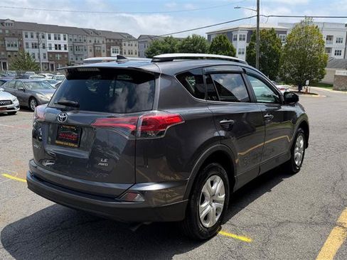 Used 2017 Toyota RAV4 LE AWD/4WD image 11