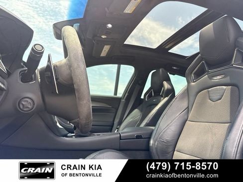 Used 2019 Cadillac CTS V w/ Carbon Fiber Package RWD image 4