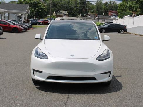 Used 2023 Tesla Model Y Long Range AWD/4WD image 2