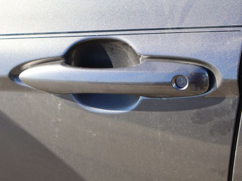 Used 2024 Toyota Camry SE image 19