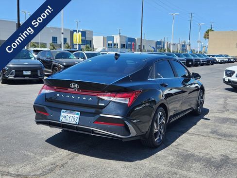 Used 2024 Hyundai Elantra Limited FWD image 7