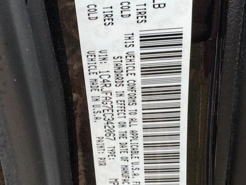 Used 2014 Jeep Grand Cherokee Laredo w/ Security & Convenience Group image 22