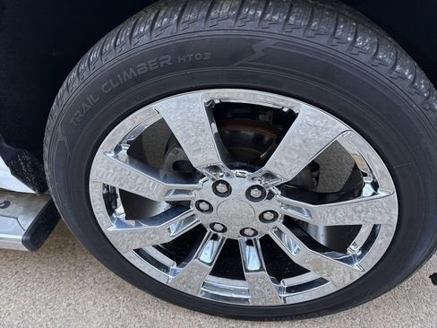 Used 2015 Chevrolet Tahoe LTZ image 12