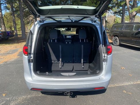 New 2026 Chrysler Pacifica Limited w/ S Appearance Package image 15