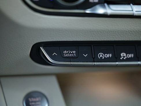 Used 2025 Audi Q5 2.0T Premium Plus w/ Premium Plus Package image 38