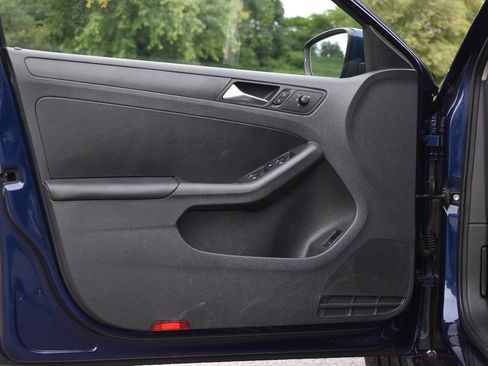 Used 2012 Volkswagen Jetta SE image 8