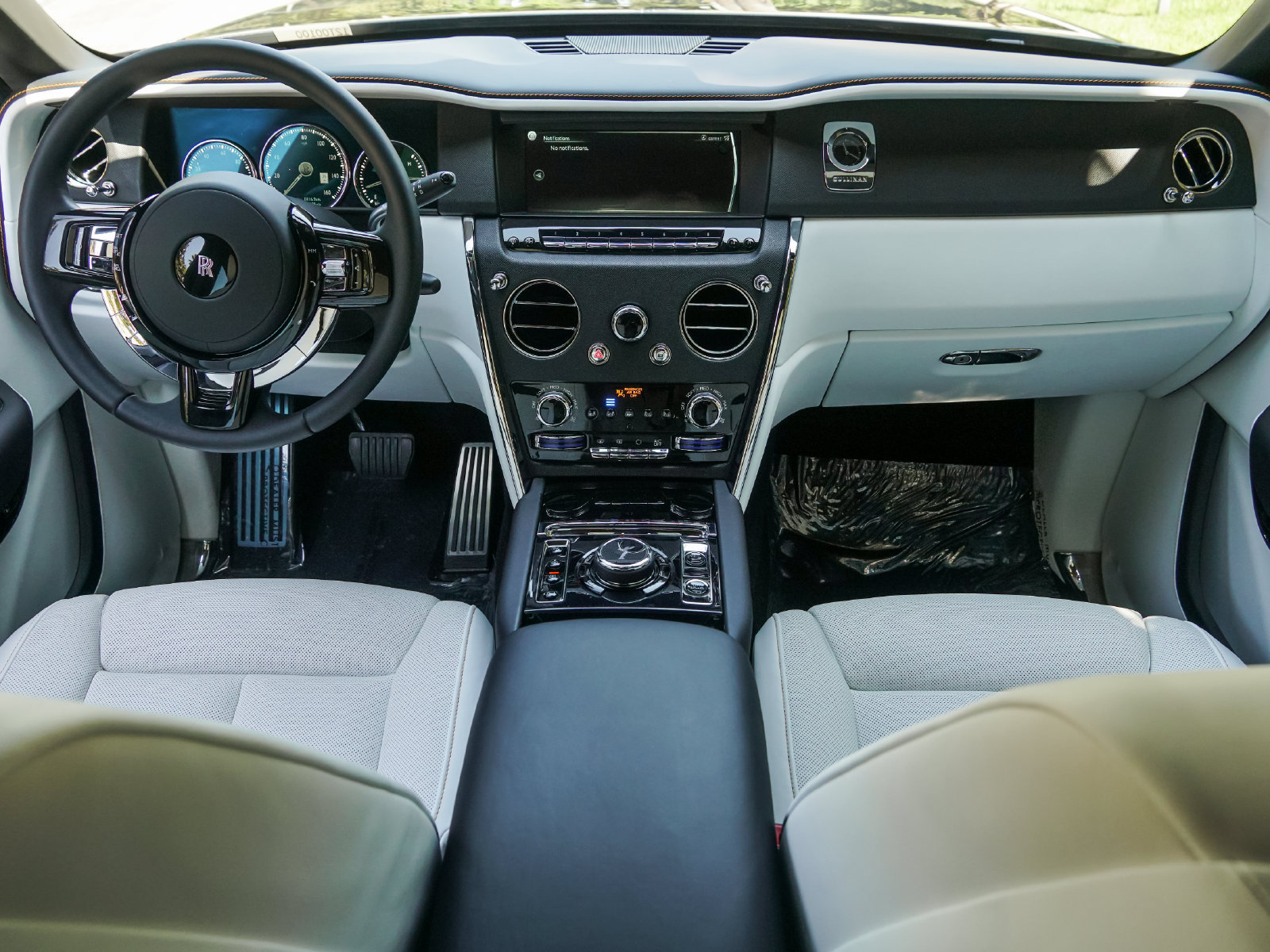 Certified 2024 Rolls-Royce Cullinan w/ Cullinan Package AWD/4WD image 12