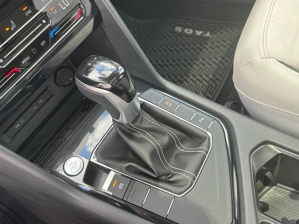 New 2026 Volkswagen Taos SE FWD image 29
