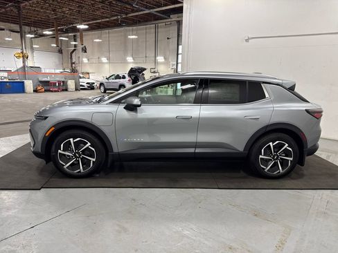 New 2026 Chevrolet Equinox EV LT image 4