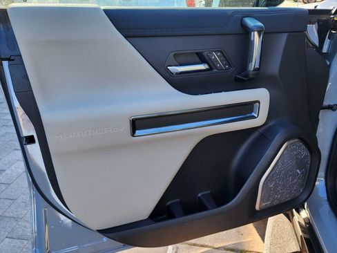 New 2026 GMC Hummer EV SUV image 16