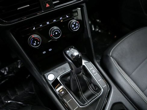 Used 2023 Volkswagen Taos SE image 22