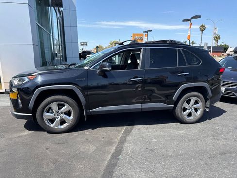 Used 2021 Toyota RAV4 Limited AWD/4WD image 17
