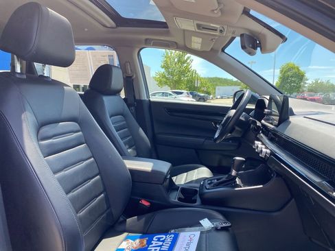 Used 2025 Honda CR-V EX-L image 11