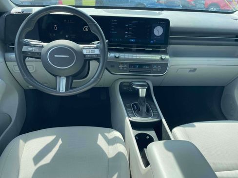 Used 2025 Hyundai Kona SEL FWD image 14