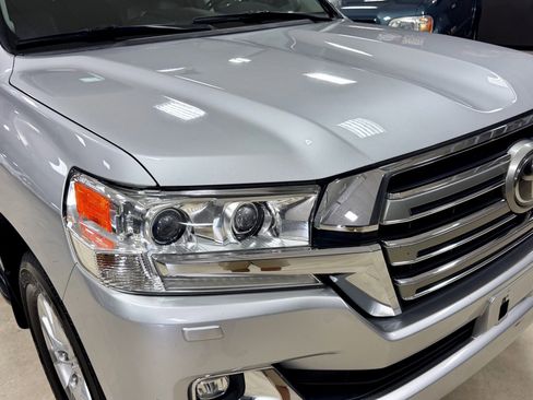 Used 2016 Toyota Land Cruiser AWD/4WD image 14