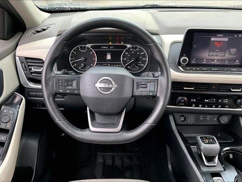 Certified 2025 Nissan Rogue SV image 6