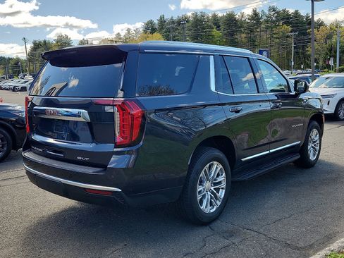 Used 2024 GMC Yukon SLT AWD/4WD image 5