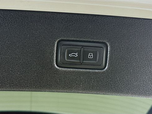 Used 2017 Audi Q7 3.0T Premium Plus w/ Premium Plus Package image 31