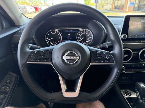 Used 2024 Nissan Sentra SV FWD image 11